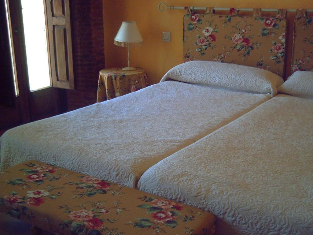 Hotel Balneario Almeida Dama Verde Almeida de Sayago Quarto foto